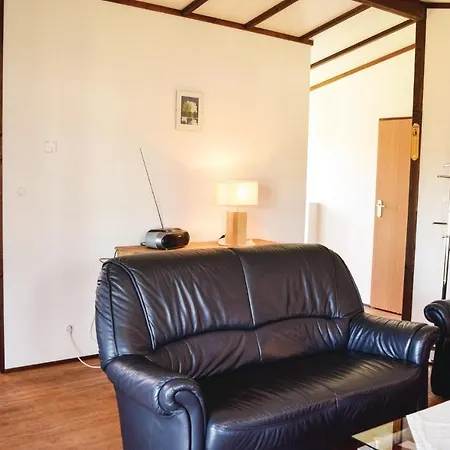 2 Bedroom Cozy In בית נופש גרולסטיין