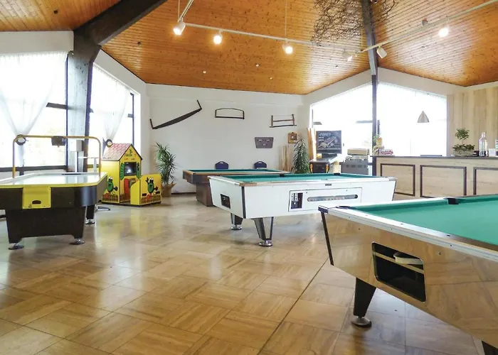 Dom wakacyjny 2 Bedroom Cozy In *